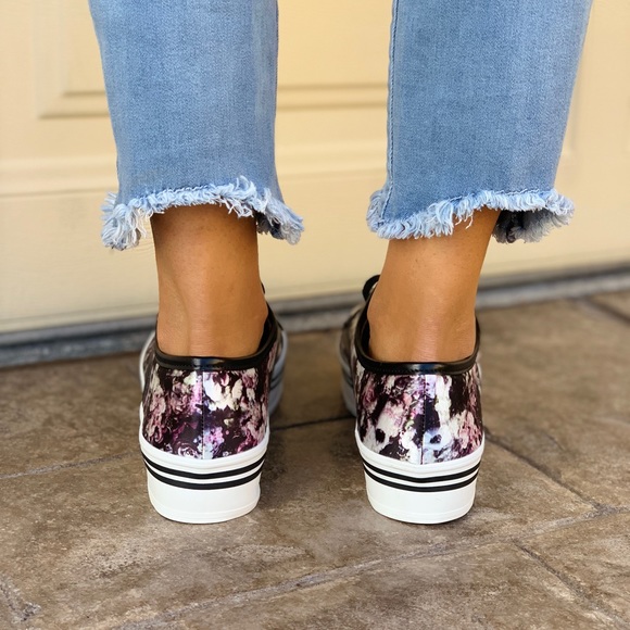 Floral Print Platform Retro Low Top Sneakers - Picture 7 of 8